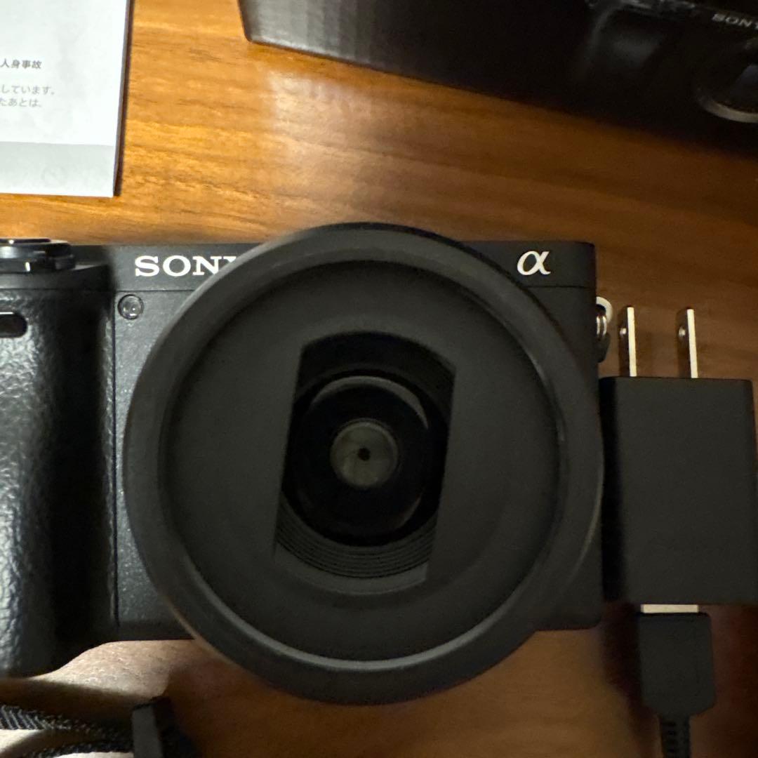 値下げ中！SONYα6400ボディSONY E20mmF2.8単焦点レンズセット