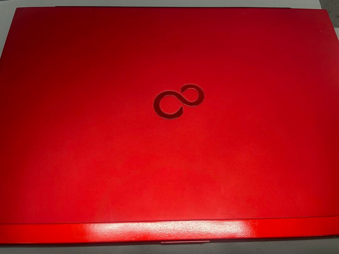 富士通　LIFE BOOK UH77/B3 軽量ノートPC