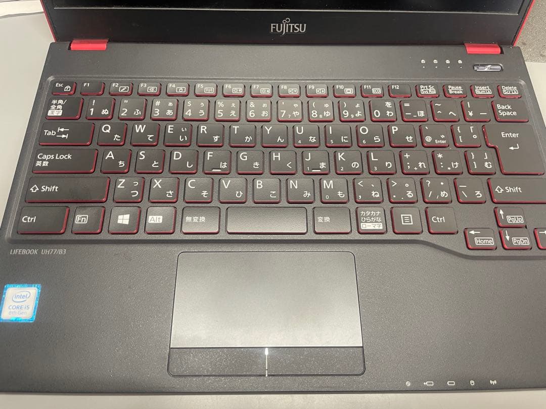 富士通　LIFE BOOK UH77/B3 軽量ノートPC