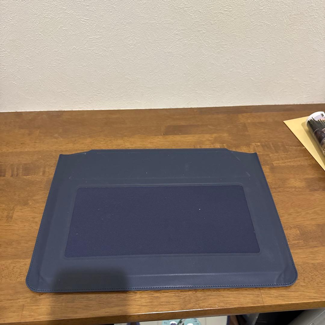 Apple Macbook Air M2モデル　スターライト