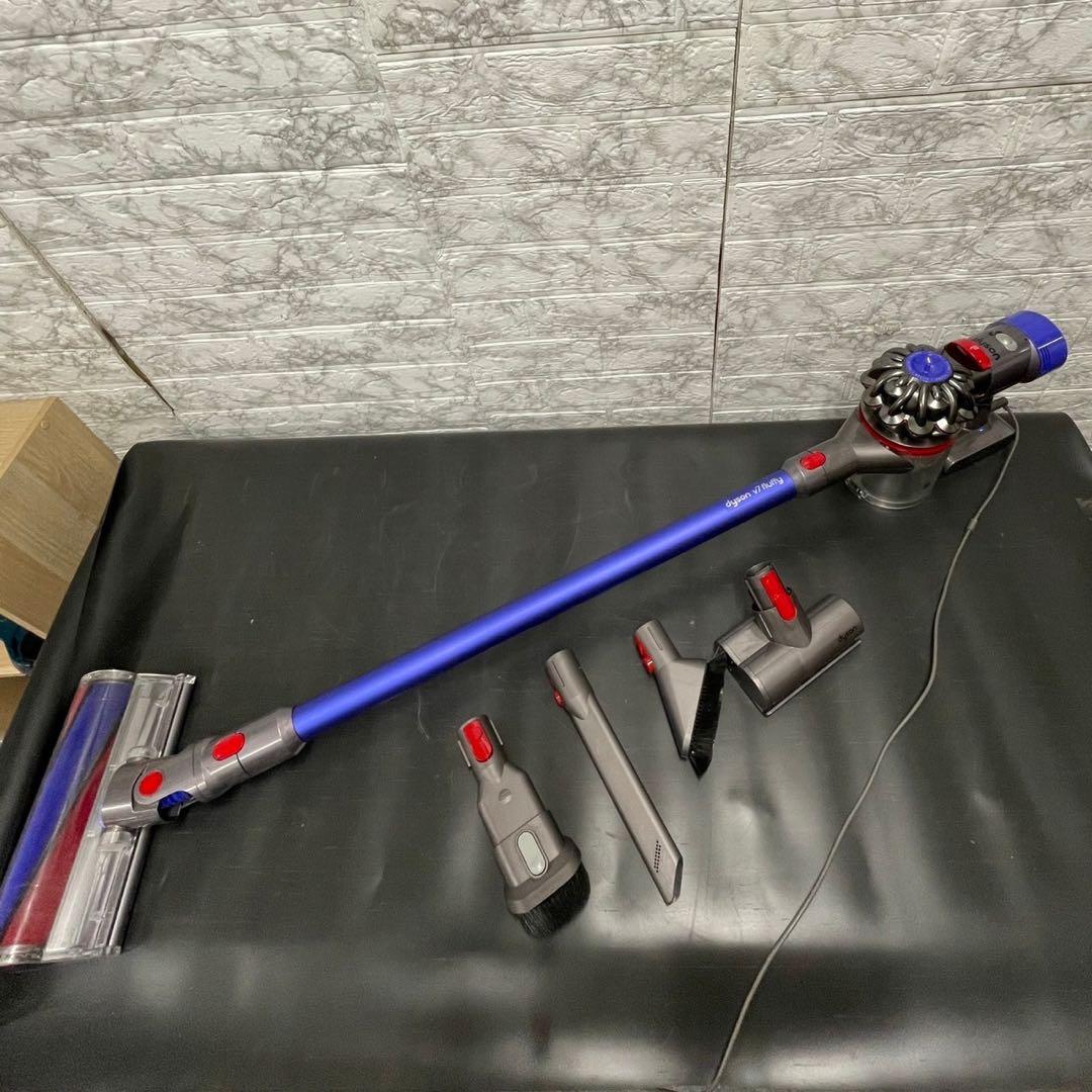 641 送料無料 Dyson V7 Fluffy コードレススティッククリーナー