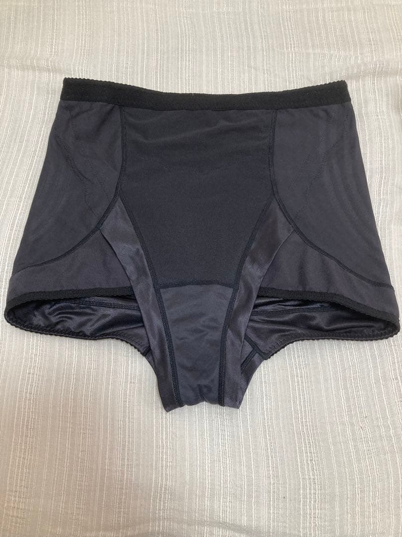 いと マルコ　【カービシャス】ショートガードル　 Q82 2着セット