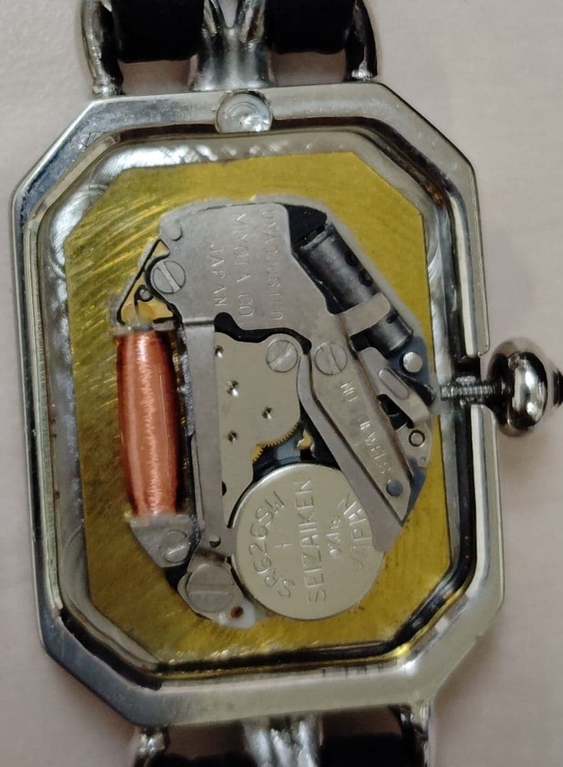 CHANEL 腕時計 ブラック シルバー（イミテーション）