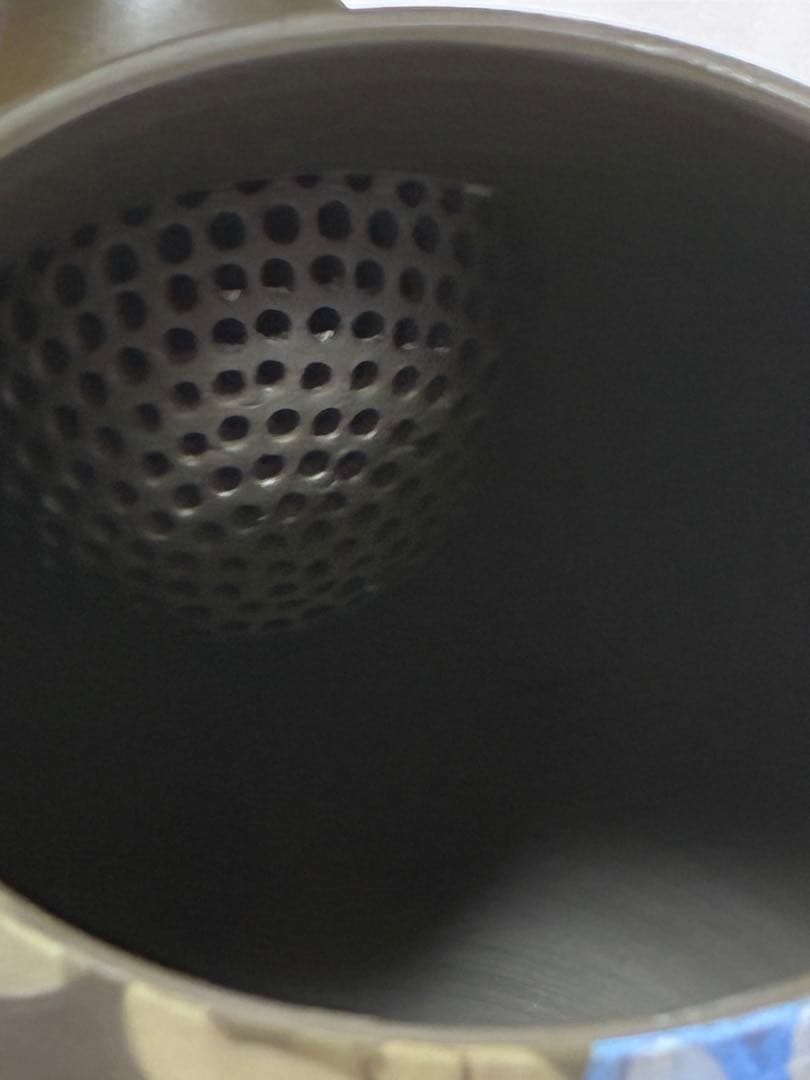 青い花柄の陶器ポット