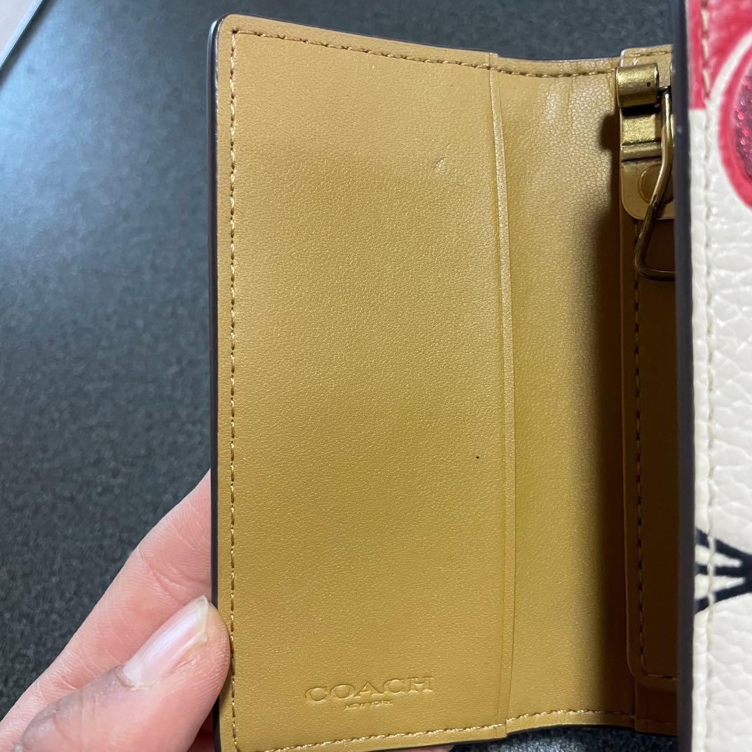 COACH コーチ チェリー柄 キーケース　ホワイト　ペブル