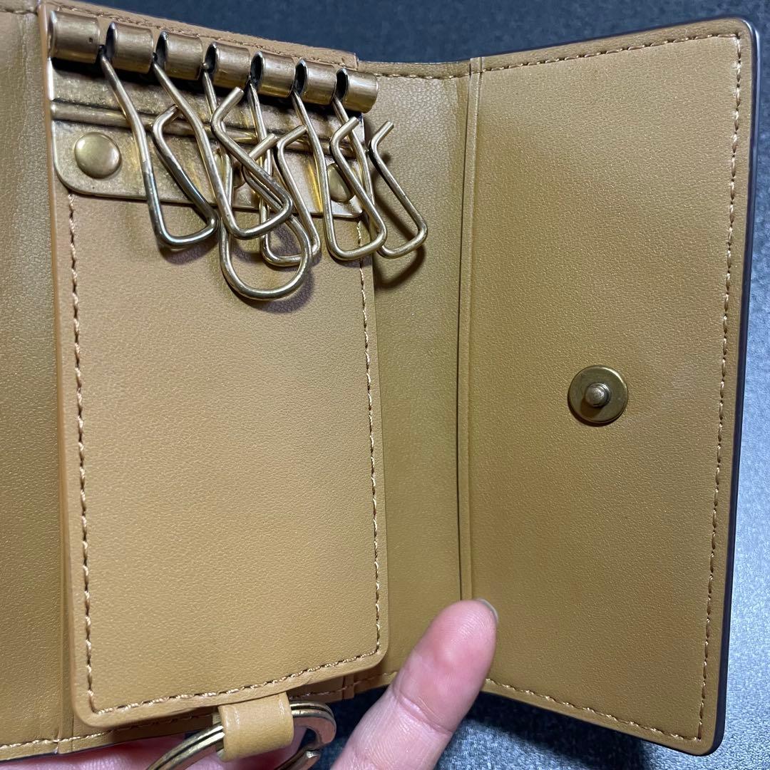 COACH コーチ チェリー柄 キーケース　ホワイト　ペブル