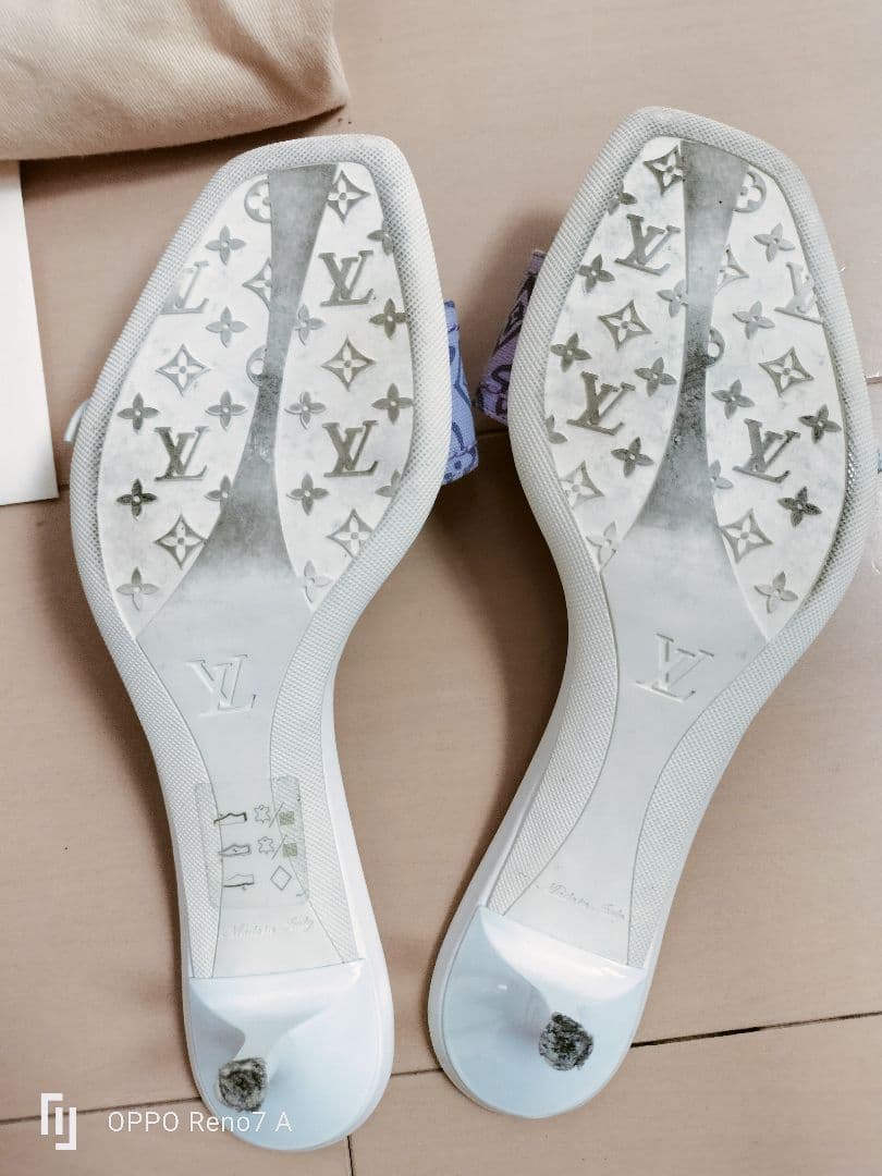 Louis Vuitton バックル付きサンダル 35