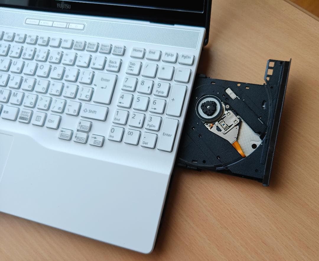 Fujitsu Lifebookノートパソコン