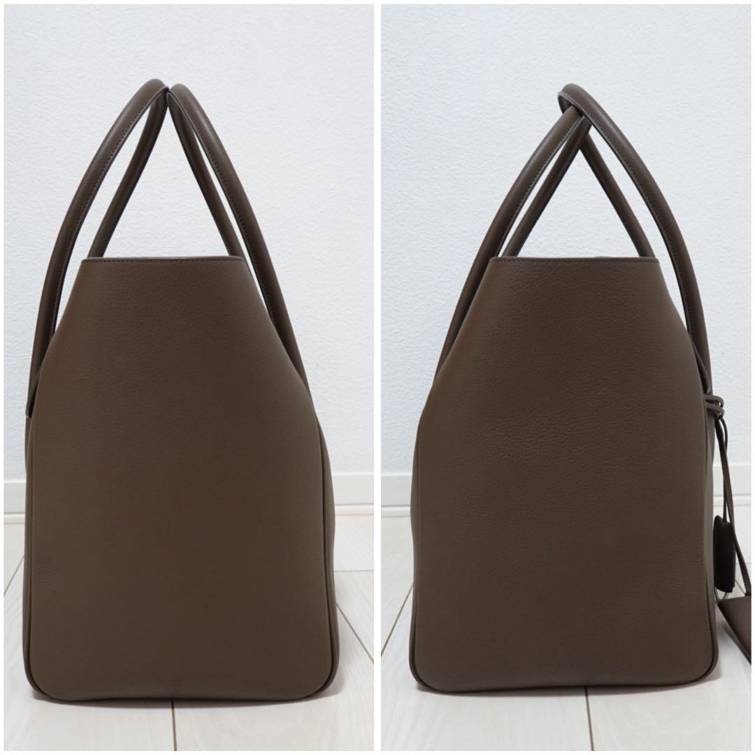 フェラガモ　イーストウエスト　トートバッグ　ビジネスバッグ　ハンドバッグ　大容量