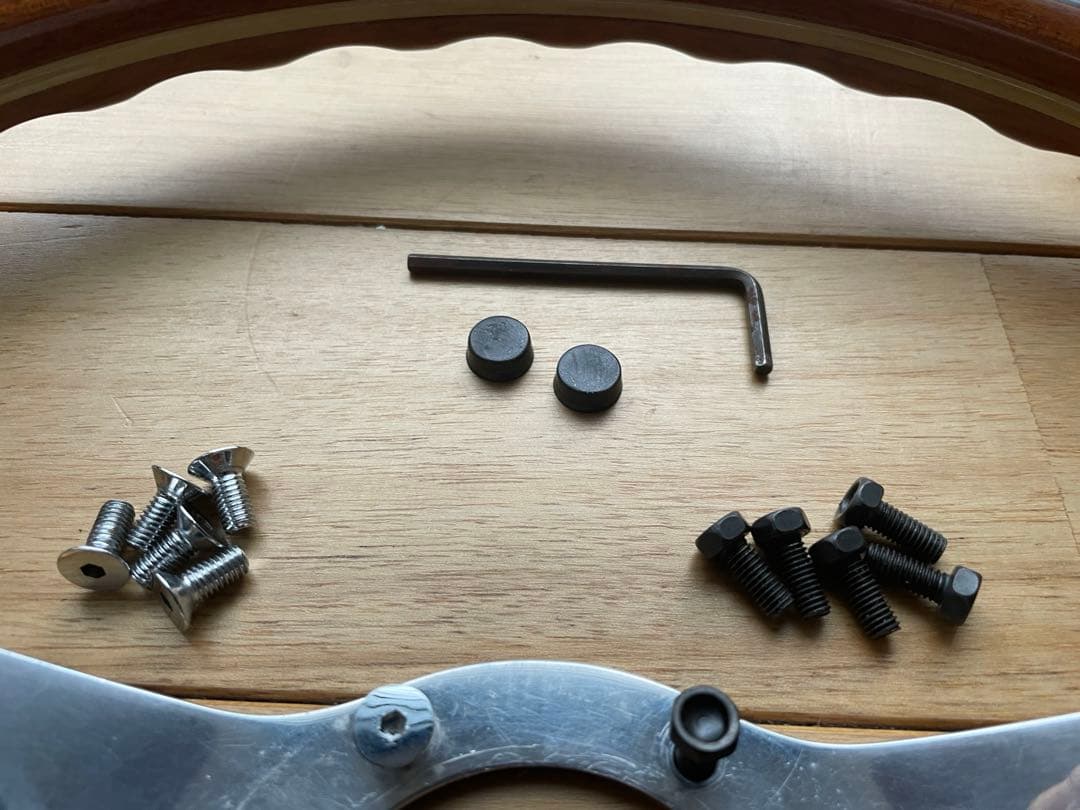 ナルディ　NARDI CLASSIC ウッド/ポリッシュスポーク36.5 美品