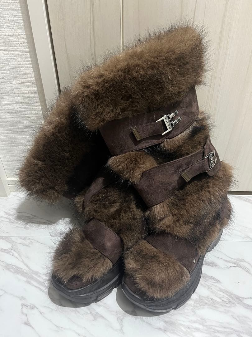 YELLO ファーブーツ