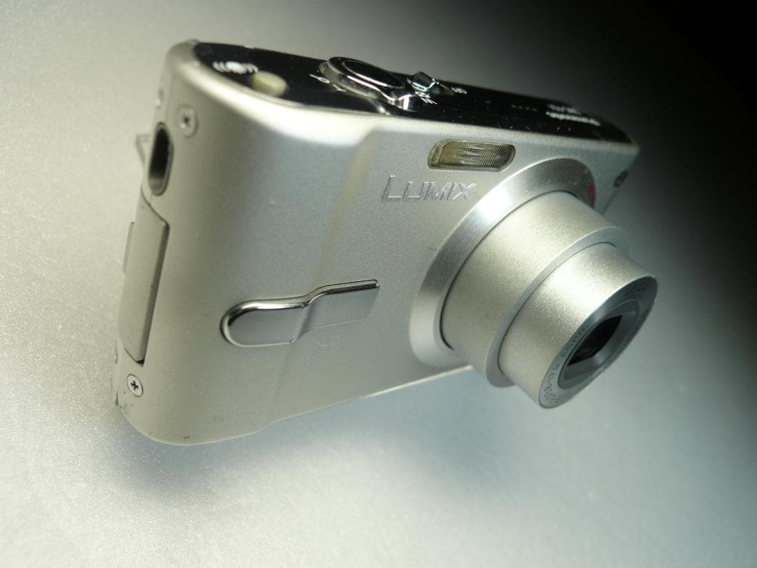 LUMIX★DMC-FS1⭐️飽きの来ないシルバー❤️安心の実働品