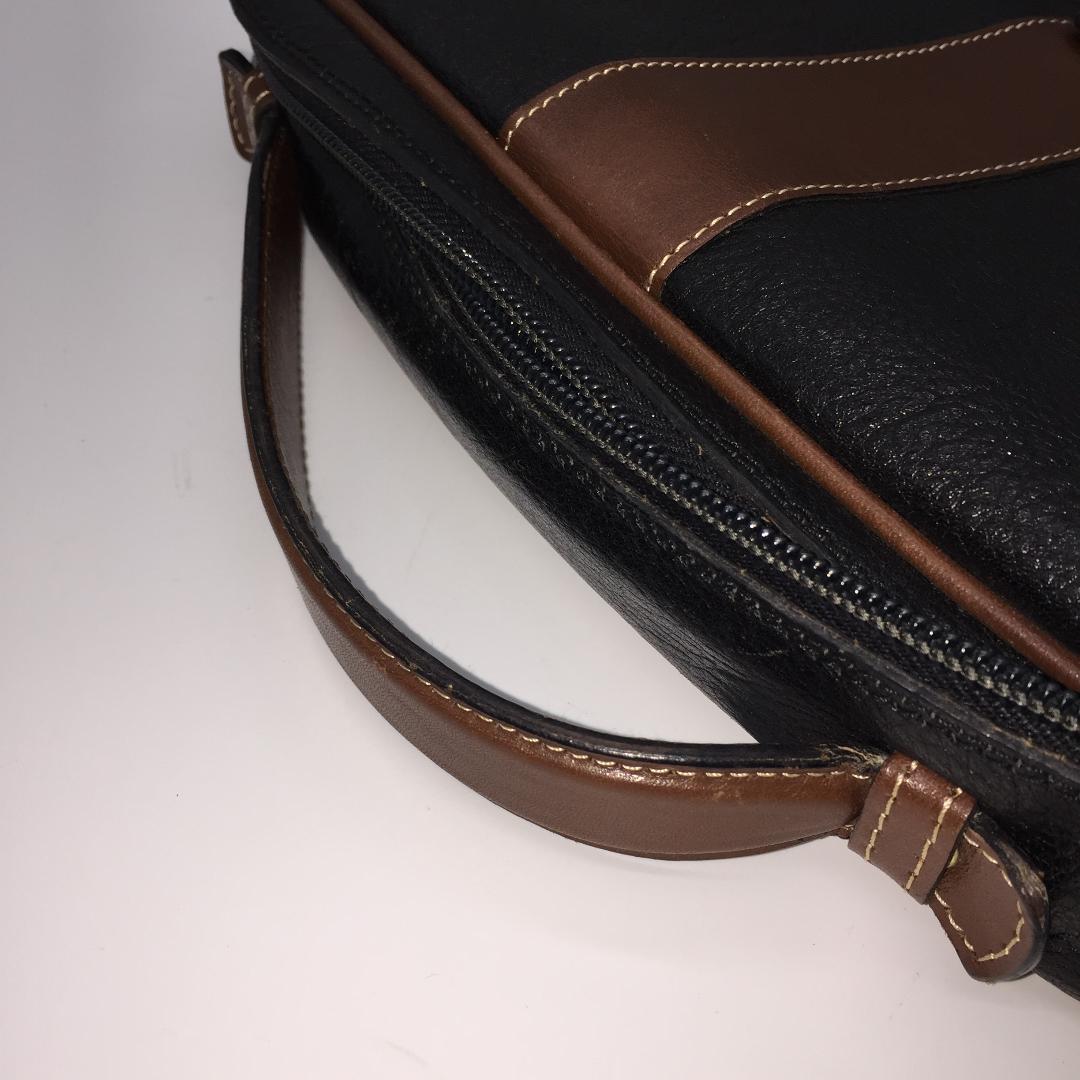 BALLY バリーショルダーバッグ ハンドバッグ レザー 本革 ロック金具