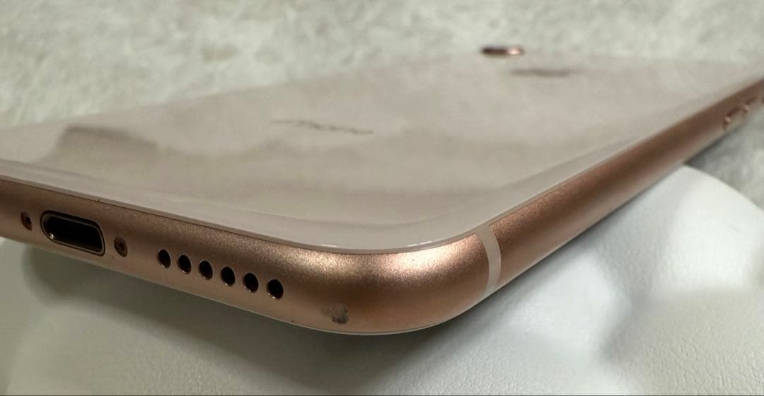 iPhone8本体 64GB ゴールド ドコモ購入端末