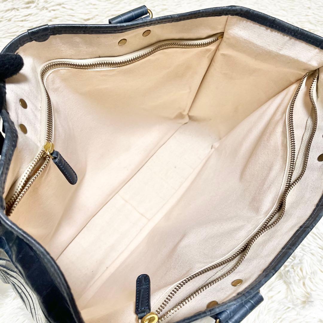 ま*君様 希少✨フェリージ トートバッグ レザー クロコ型押し チャーム付 紺色