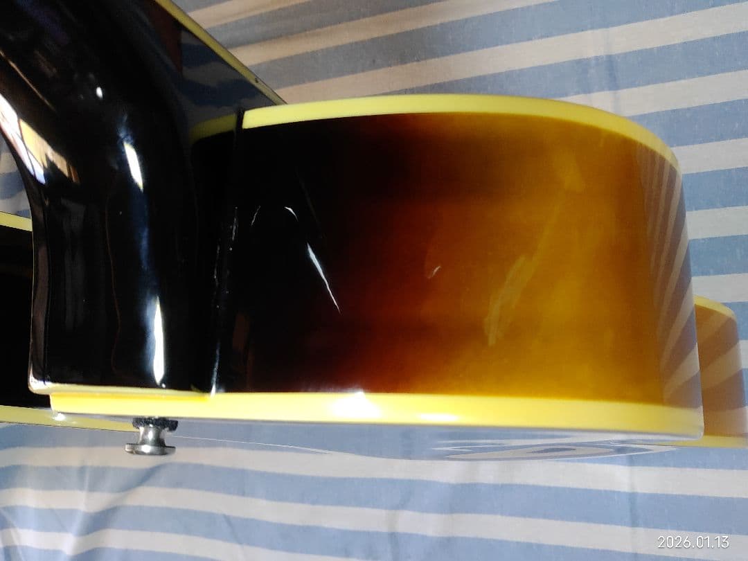 EpiphoneのフルアコES-175殆んど未使用ハードケース付、生産終了品です