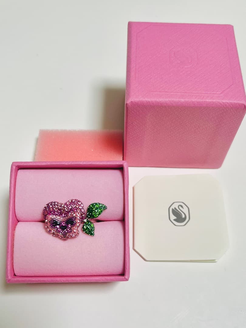 スワロフスキー swarovski Alice in Wonderlandリング