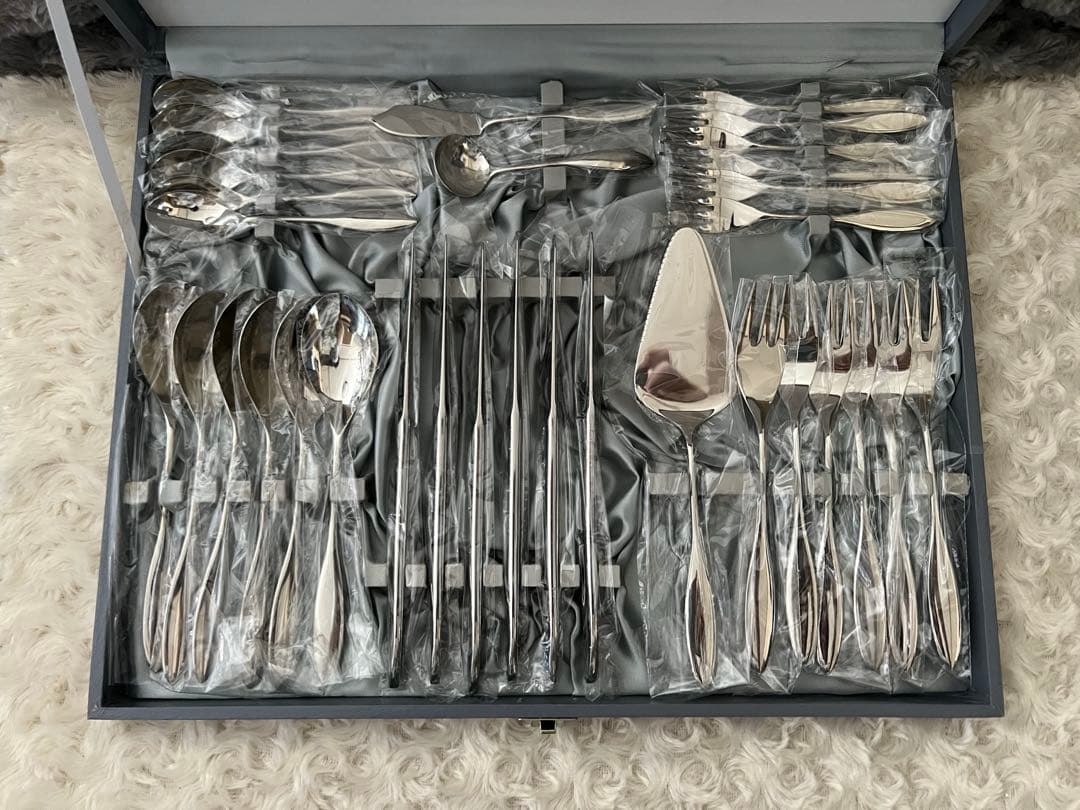 【専用】燕振興工業　カトラリーセット　エスプリモダン　ディナーセット〈33本〉