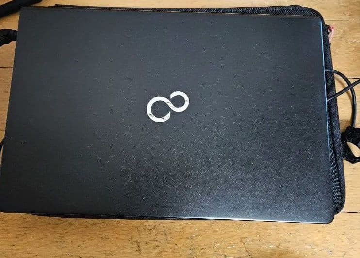 富士通　LIFEBOOK FMVWWS17