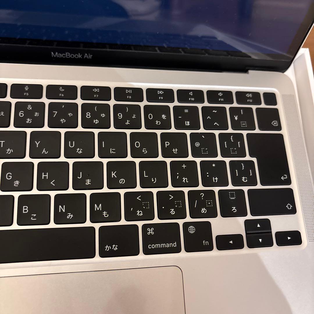 【美品】MacBook Air 13インチ M1チップ搭載8GB 512GB