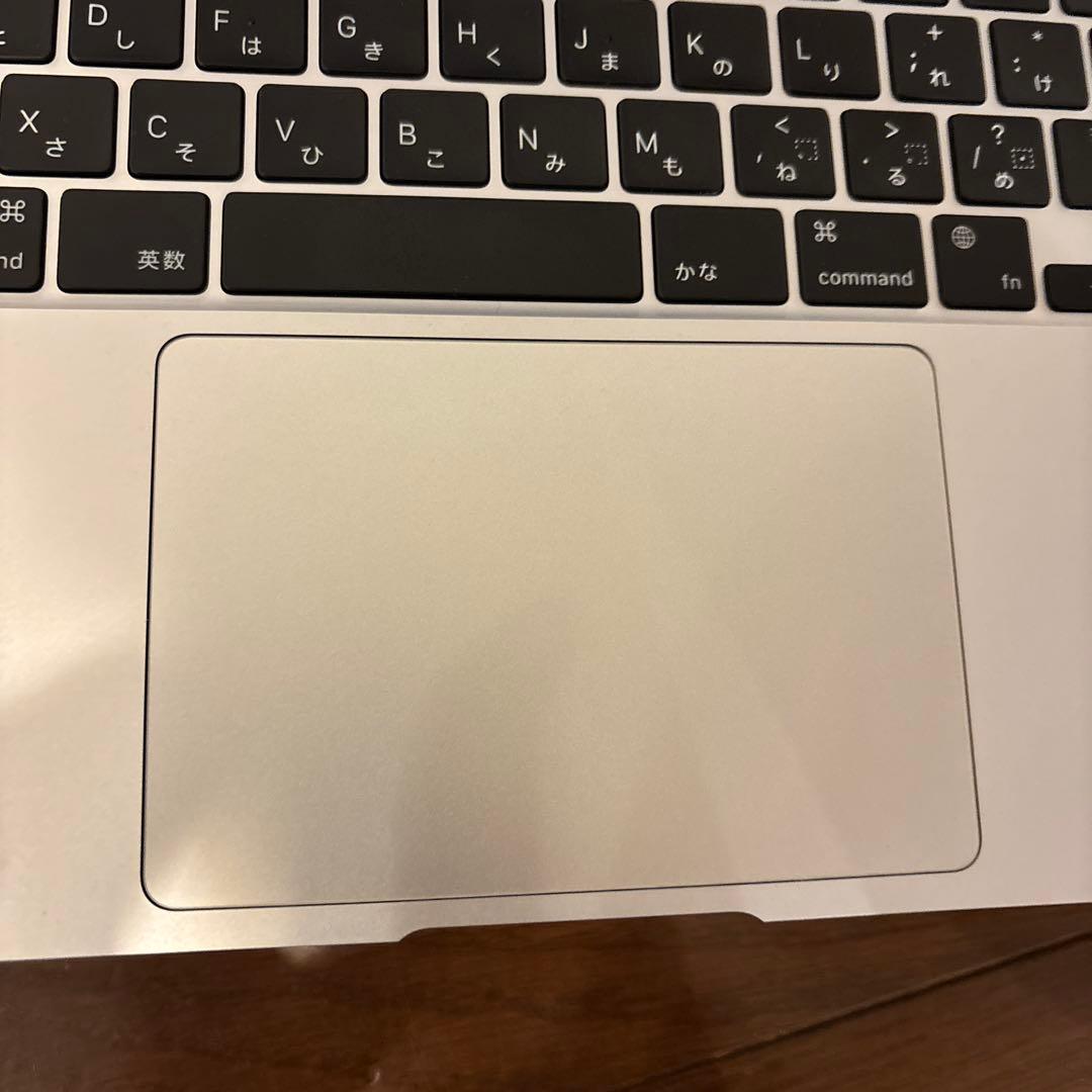 【美品】MacBook Air 13インチ M1チップ搭載8GB 512GB
