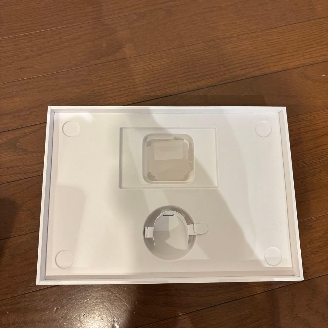 【美品】MacBook Air 13インチ M1チップ搭載8GB 512GB