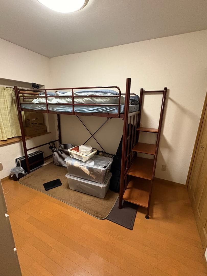 ロフトベッド　安心安全な階段仕様