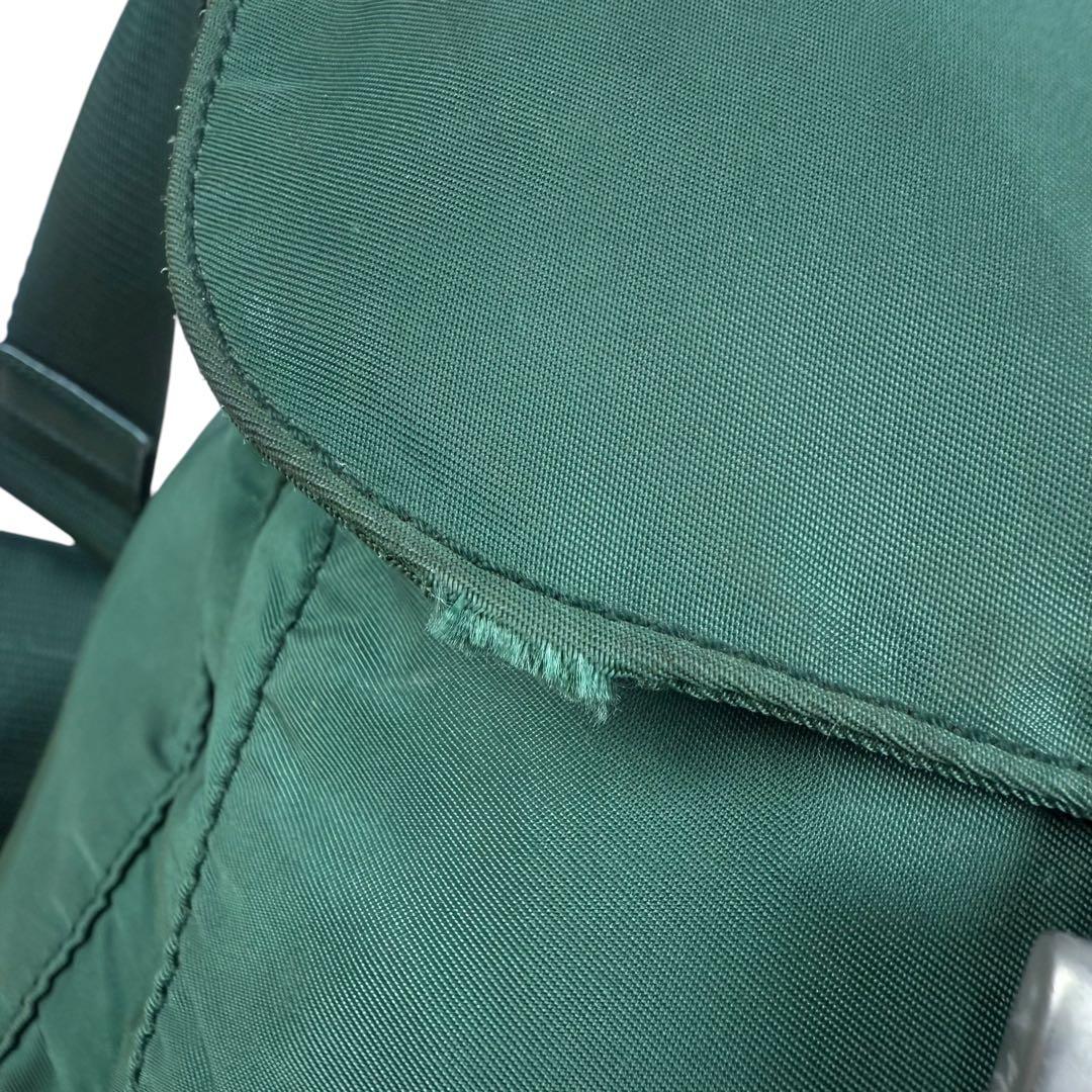 バッグ 00s Prada Tessuto Nylon Messenger Bag