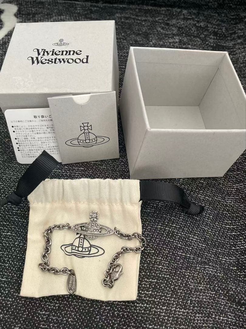 Vivienne Westwood オーブブレスレット
