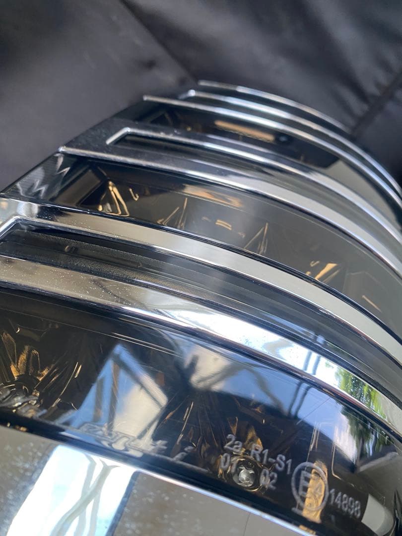 ヴァレンティ ジュエルLED シーケンシャルテールランプ　左右セット　綺麗