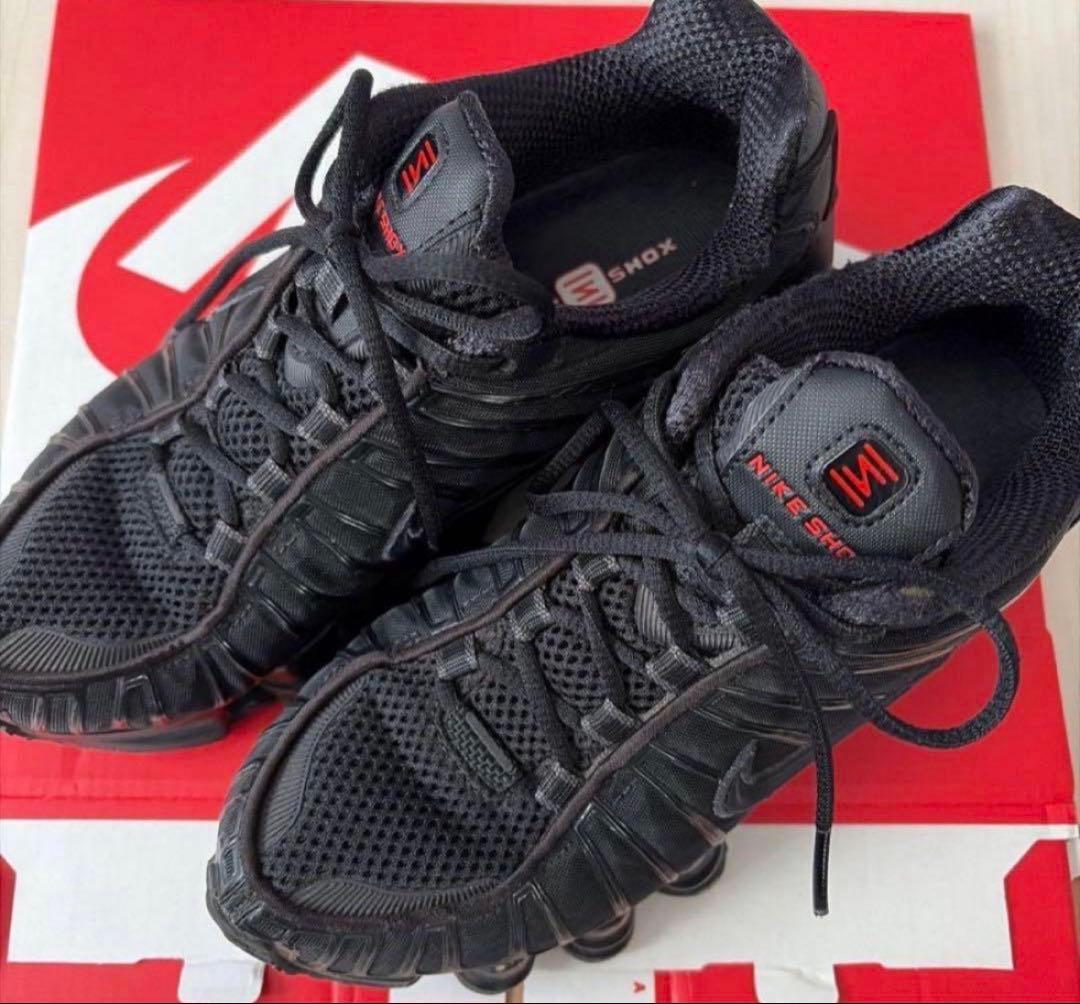 Nike Shox tl ブラックスニーカー