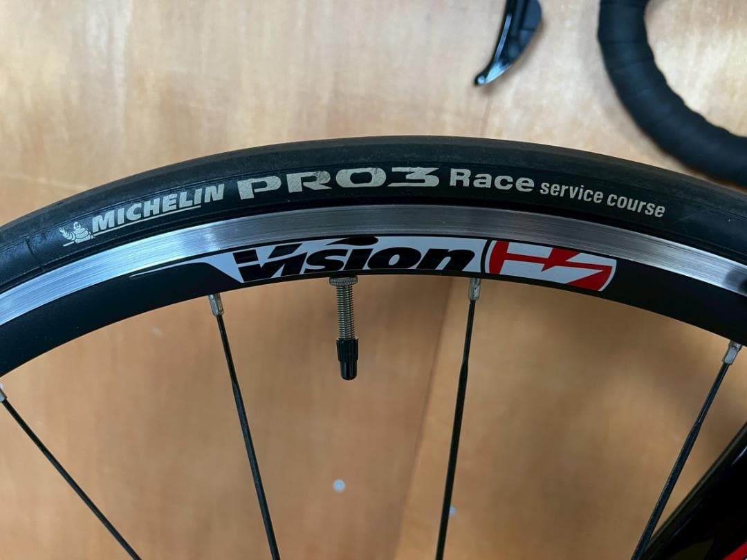 KUOTA クオータ　ロードバイク サドル・ペダル無し　自転車　軽量