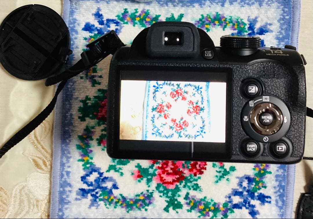 【値下げ】FUJIFILM FINEPIX S4500 デジカメ S4500