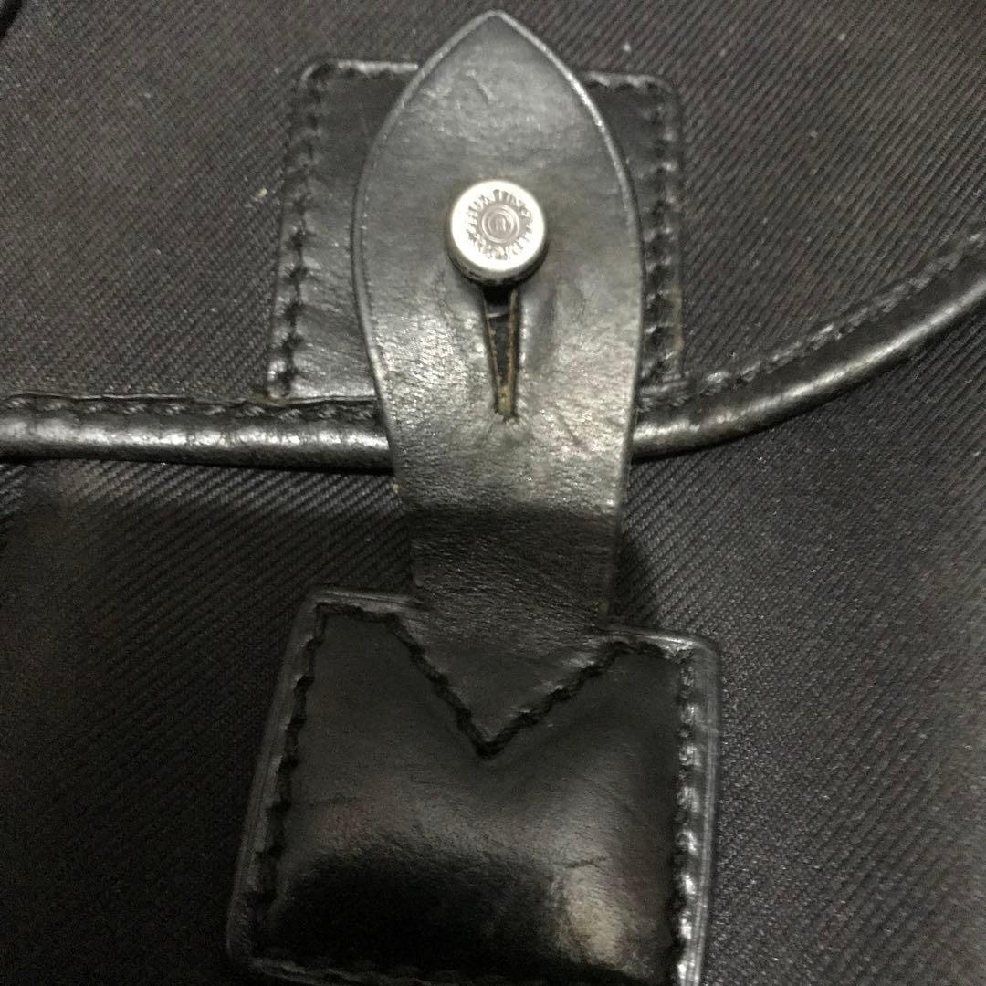 ハンティングワールド ブラックメッセンジャーバッグ