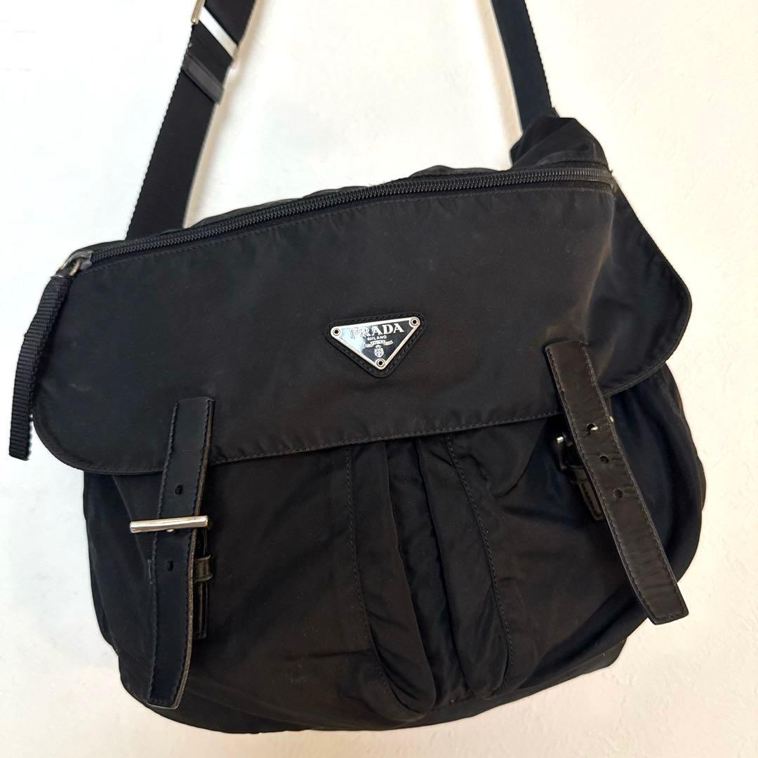 プラダ メッセンジャーバッグ