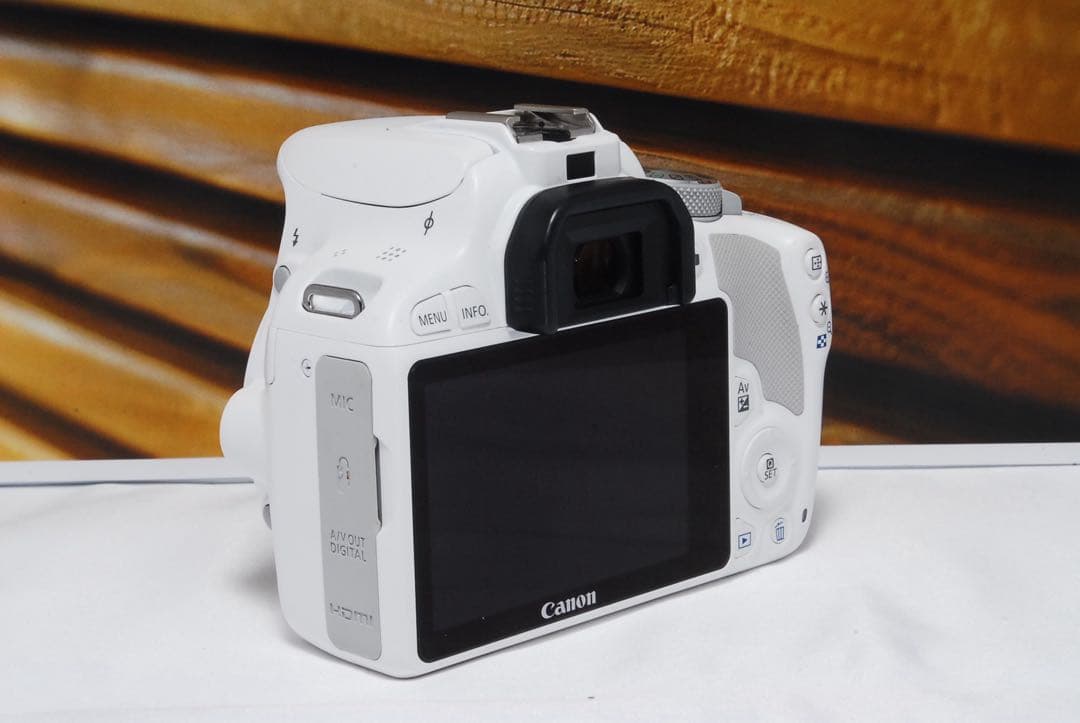 【美品】Canon EOS kiss X7 ホワイト スマホ転送標準レンズキット