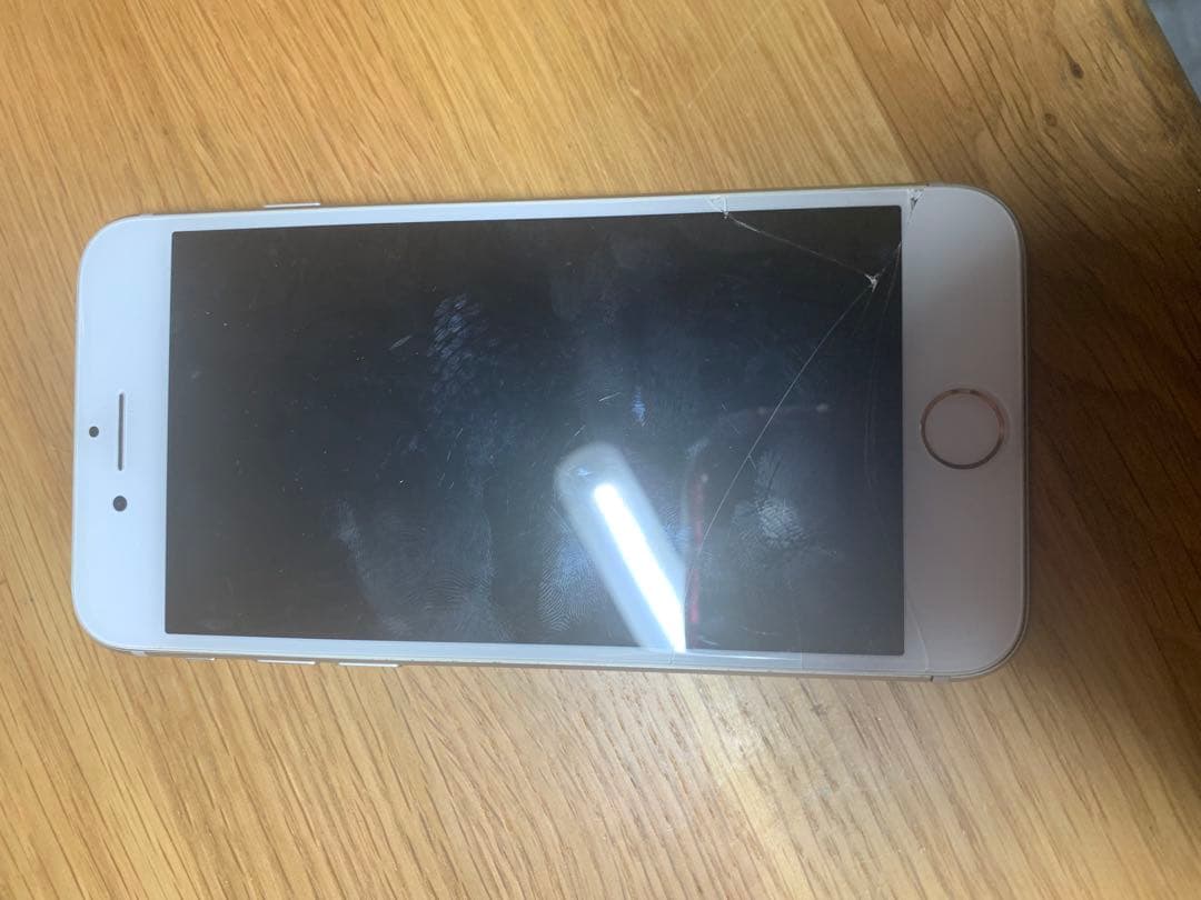 Apple iPhone 8 ホワイト 本体