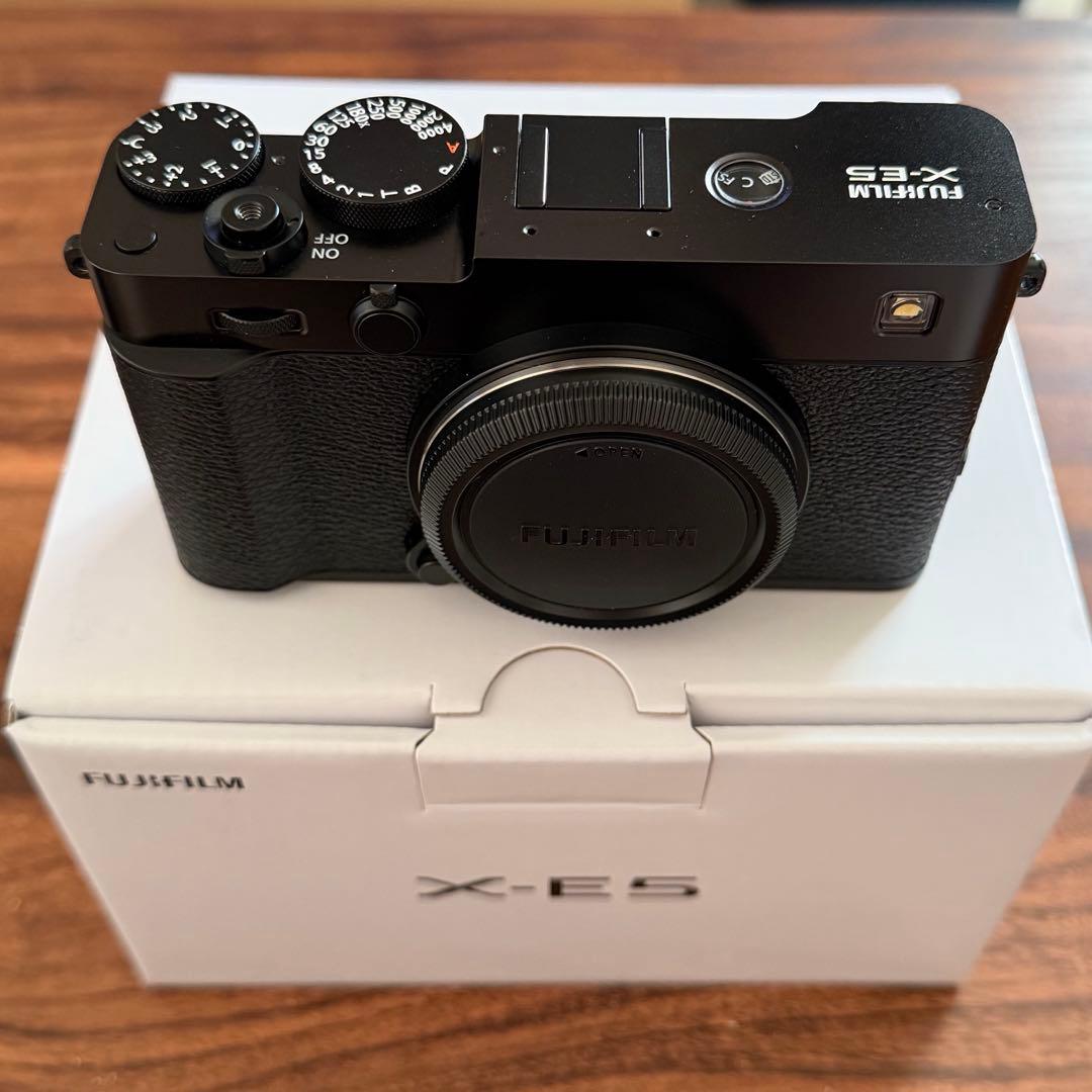 富士フイルム X-E5