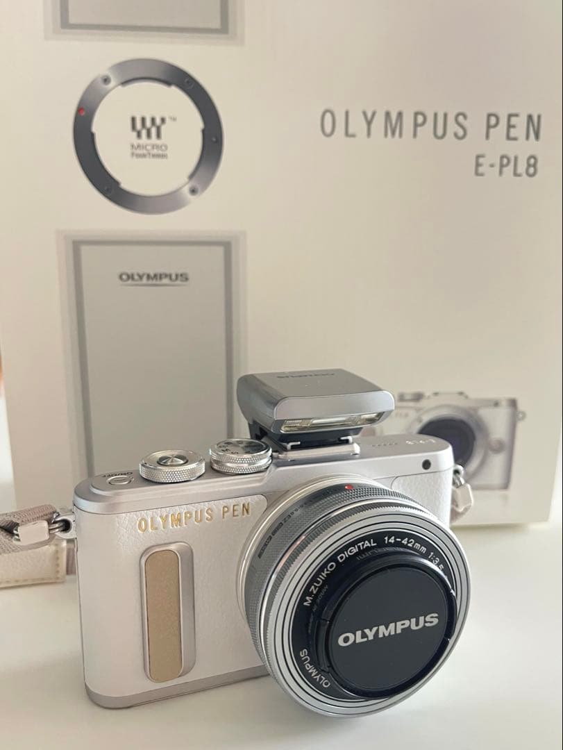 OLYMPUS PEN E-PL8 ホワイト