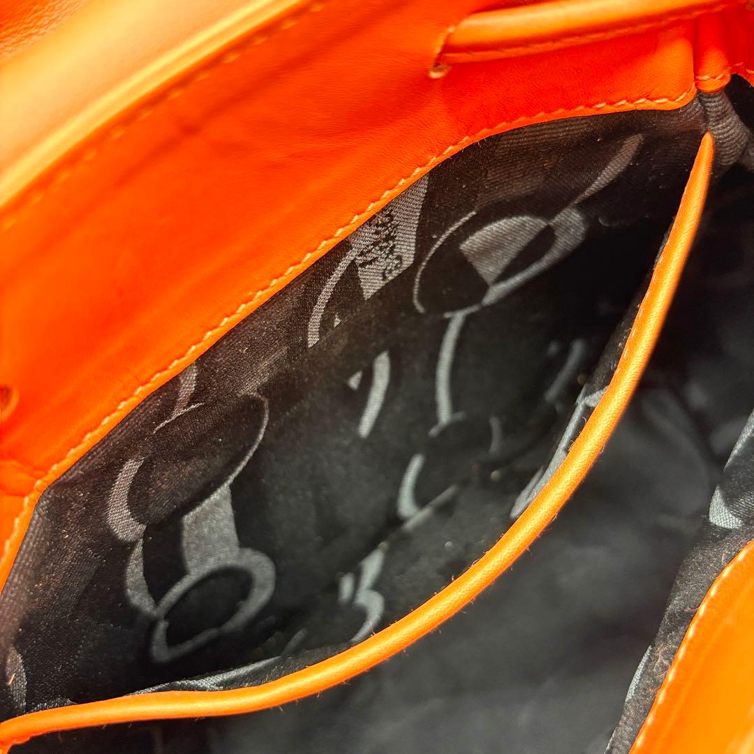 【美品】フェラガモ ミニリュック ダブルガンチーニ オレンジ レザー ロゴ刻印