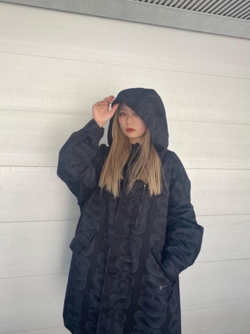 ヒステリックグラマー SNAKE LOOP柄 フーデッドコート 黒 蛇