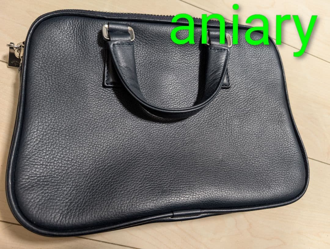 【極美品】aniary 濃紺レザー ミニバッグ