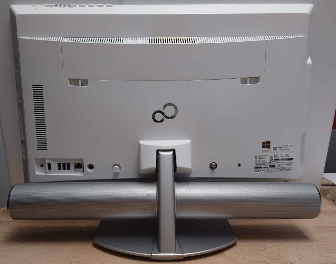 富士通デスクトップパソコン FMVF78LDW 初期化済み