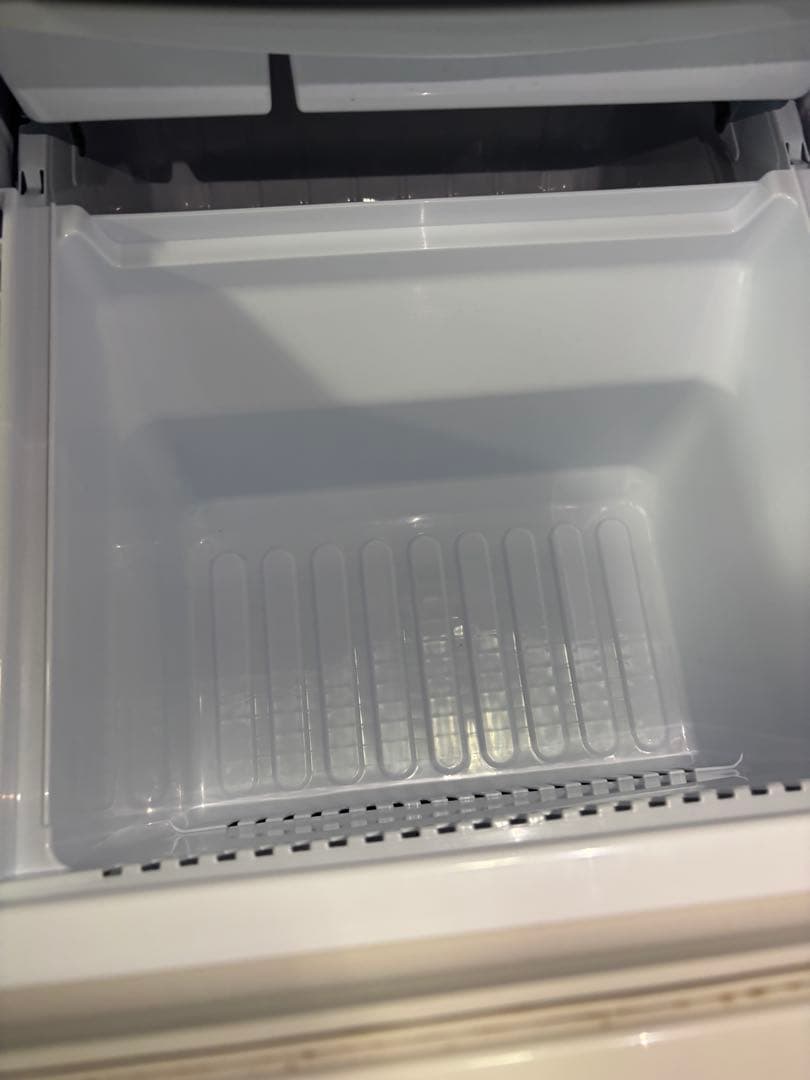 冷蔵庫　シャープ　2020年　SJ-GD14F-WＴ