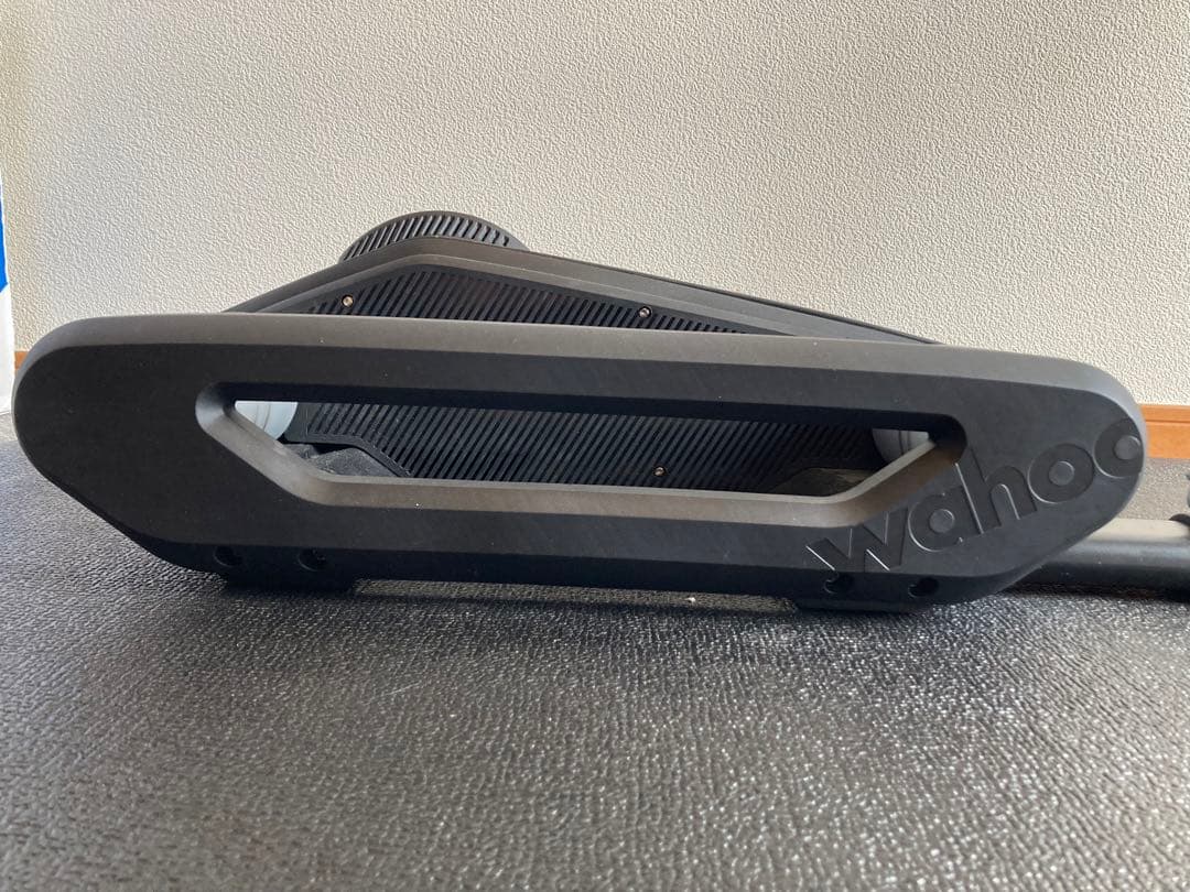 Wahoo KICR ROLLR スマートバイクトレーナー