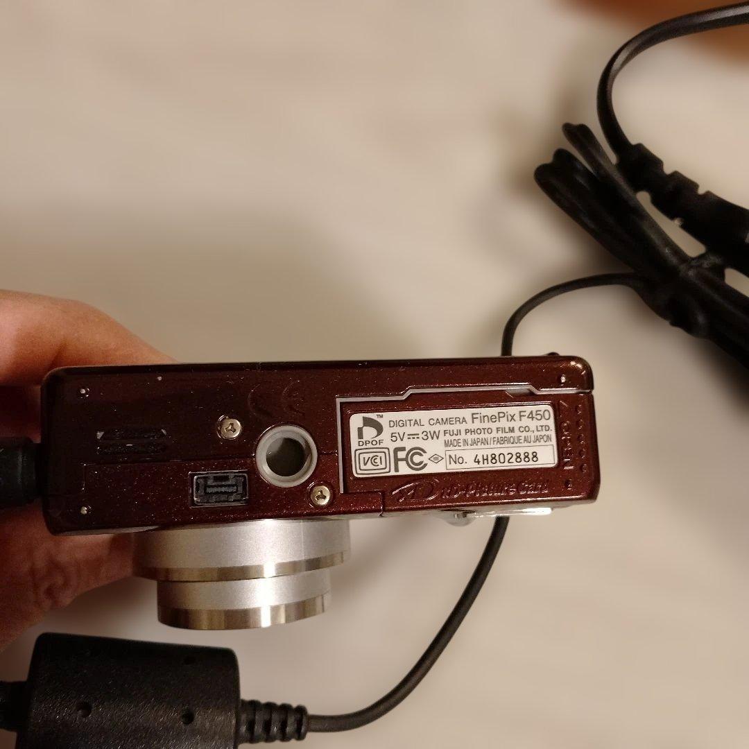 Fujifilm FinePix F450 赤