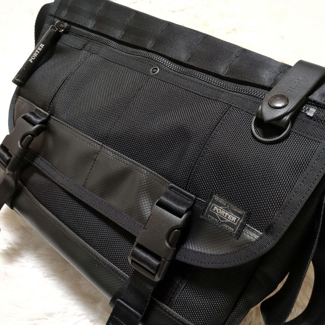 【超美品】PORTER　HEAT　ヒート　メッセンジャーバッグ S　マグライト付
