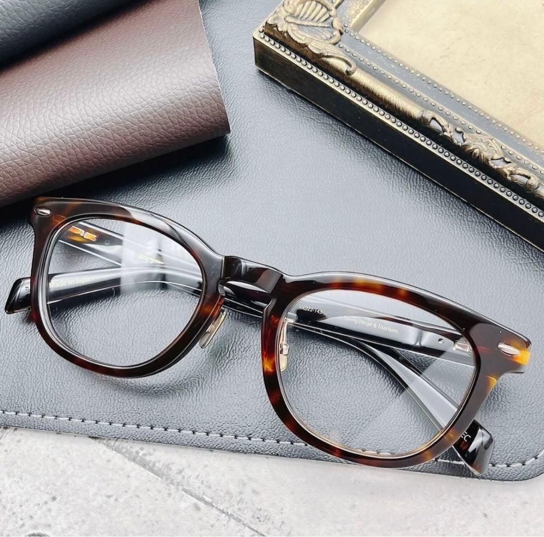 b*o様 ATTRACT 鼈甲風セルフレーム 新品未使用品