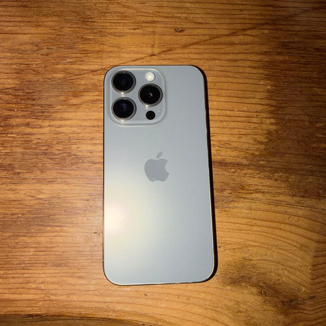 Apple iPhone 15 Pro 本体 256GB 美品