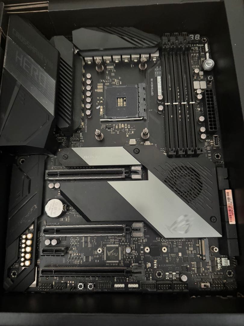 ROG CROSSHAIR VIII HERO (WI-FI) マザーボード